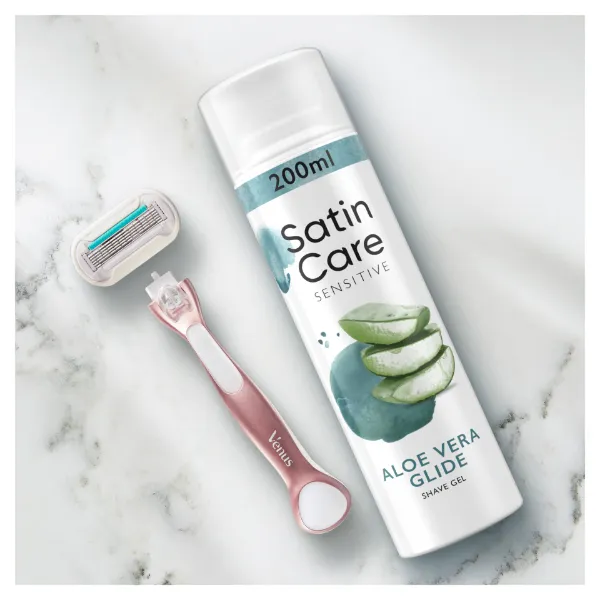 Gillette Satin Care Sensitive Aloe Vera Glide Borotvazselé, 200 ml termékhez kapcsolódó kép